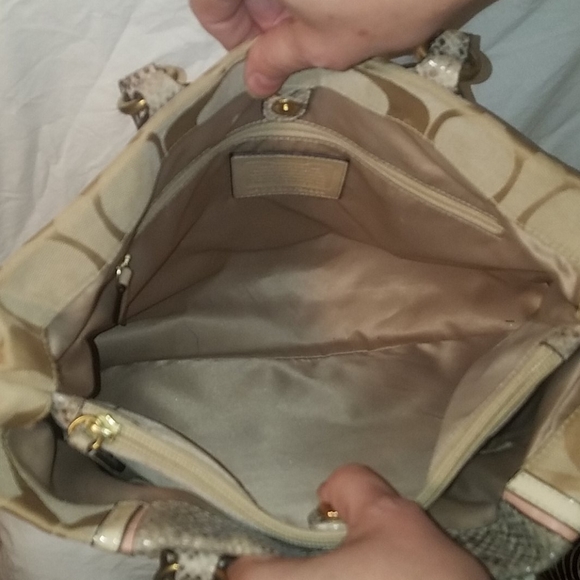 Coach C1320-F24889 Sig snake skin trim handbag - Picture 5 of 16